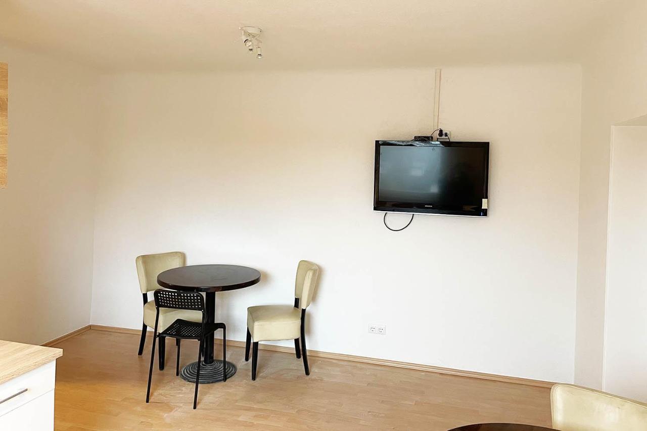 Cozy 2-Room Apartment Bruhl Bagian luar foto